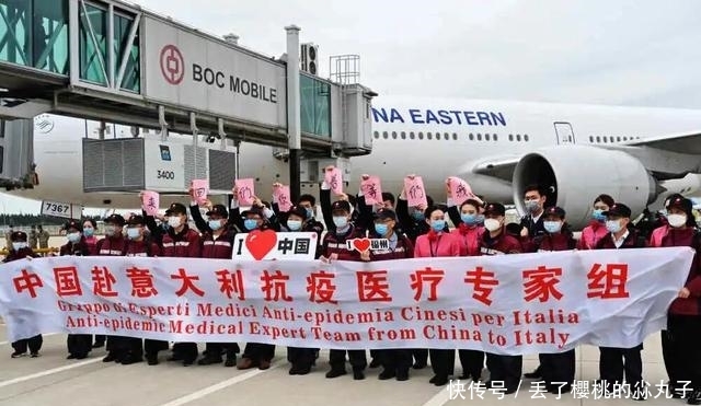  #国家#这就是当美国小弟的下场，关键时刻被无情抛弃，中国却成头号恩人