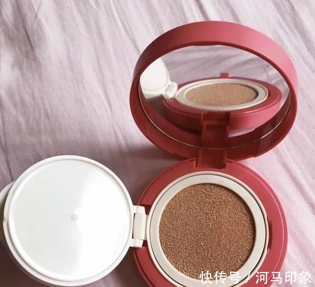  『花钱』求求你们！别再给这些难用的网红化妆品花钱了！！