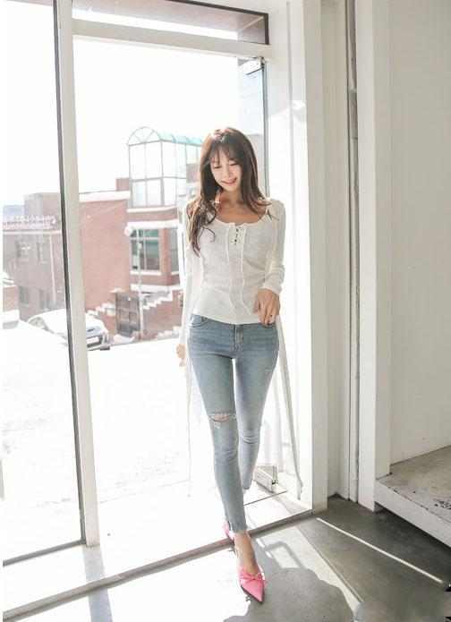 路人街拍：知性的小姐姐，穿了个薄丝袜你感觉怎么样?