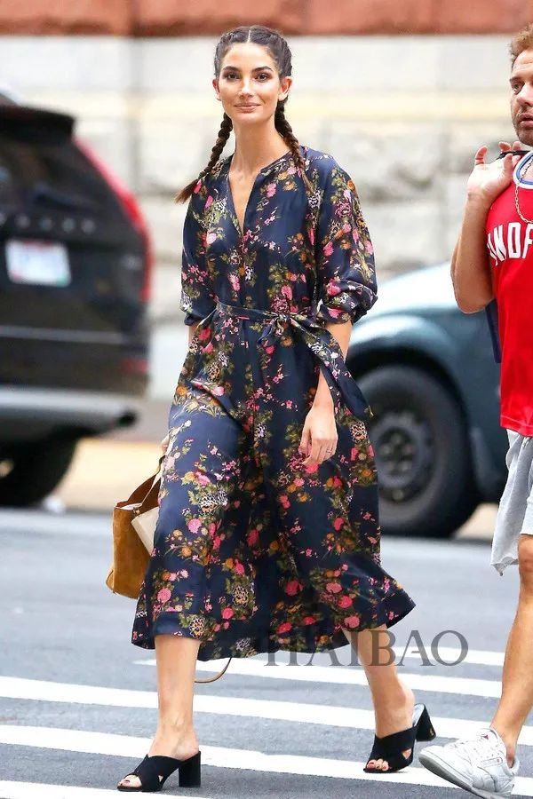 好看| 连衣裙+凉拖这组绝配CP，上班约会谁穿谁美!