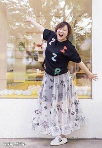 当140斤贾玲和70斤鲁豫同穿裙子，网友:我再也不想减肥了