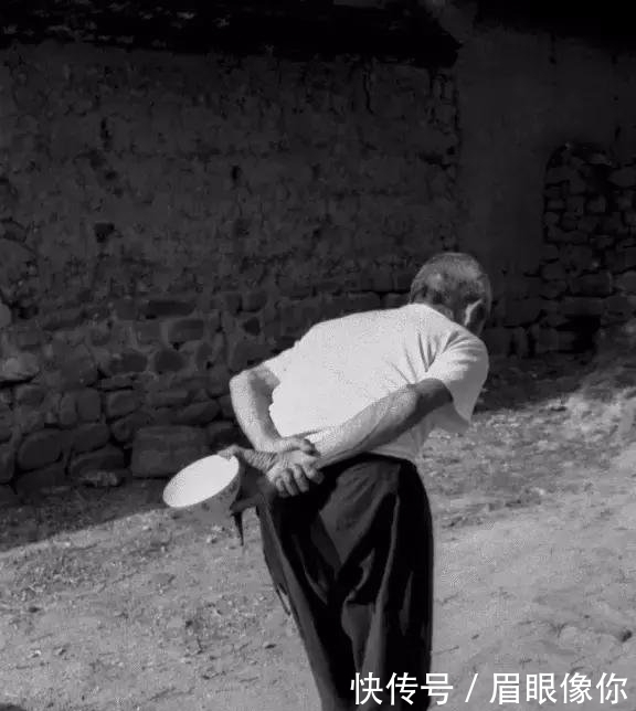  「农村」在义门,一组农村30年前吃饭的老照片!看完莫名感伤!