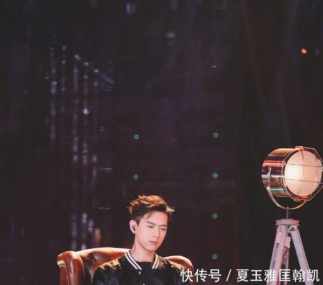 肖战东方卫视跨年彩排