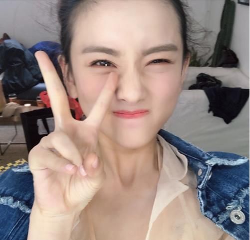 甜美可爱的宋祖儿,被跑男爆出竟然还有这种癖