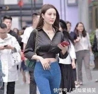  气质：牛仔裤尽显时尚气息，美感可以提升不少