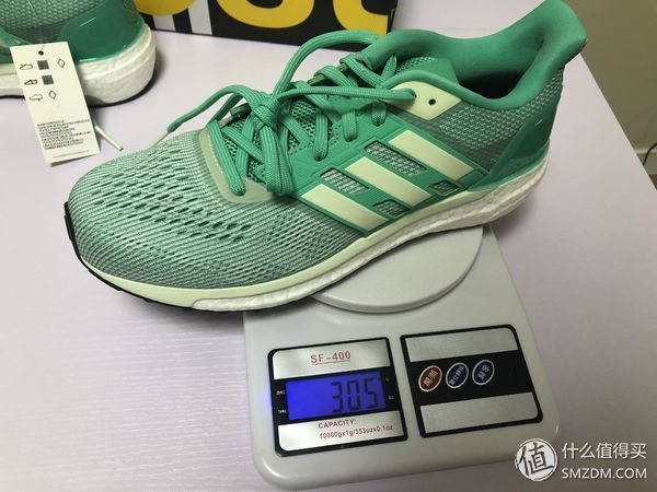 阿迪达斯难得的一双严肃跑鞋--Adidas Supernova 开箱