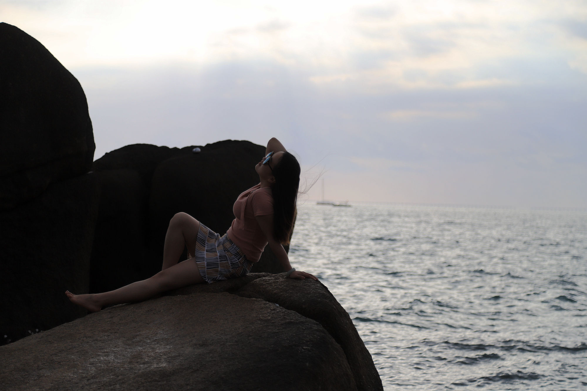 【遇上一座城】请到天涯海角来，一起去看比基尼大长腿的三亚微游