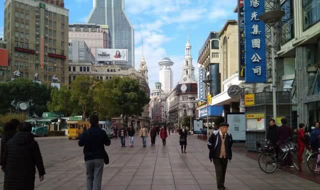 这个城市不但GDP全国第一，而且还有14所“双一流”大学，牛