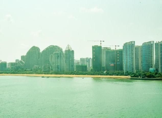 高空看北海城市大片，密集林立的高楼，妥妥的广西城建第三城