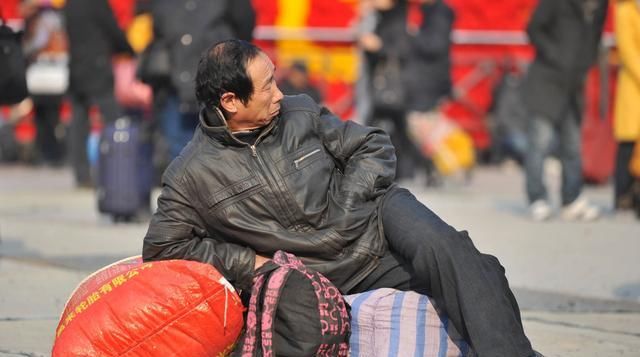  农民工回乡创业■由“打工潮”过渡到“创业潮” 过年返乡你会选