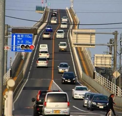 日本44米“垂直大桥”，遭新手嫌弃！