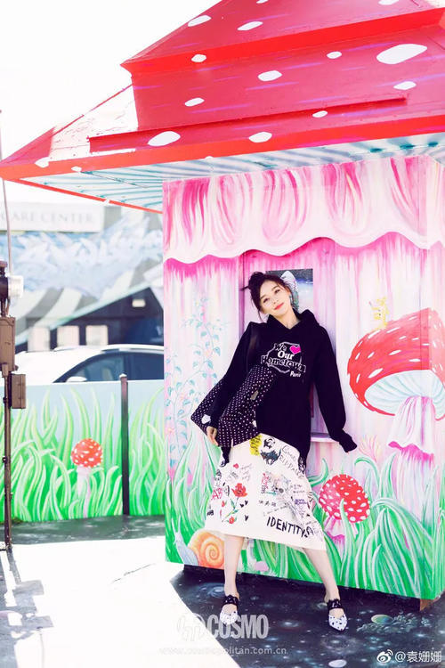 《幻乐之城》就是王菲带领的大型时装秀