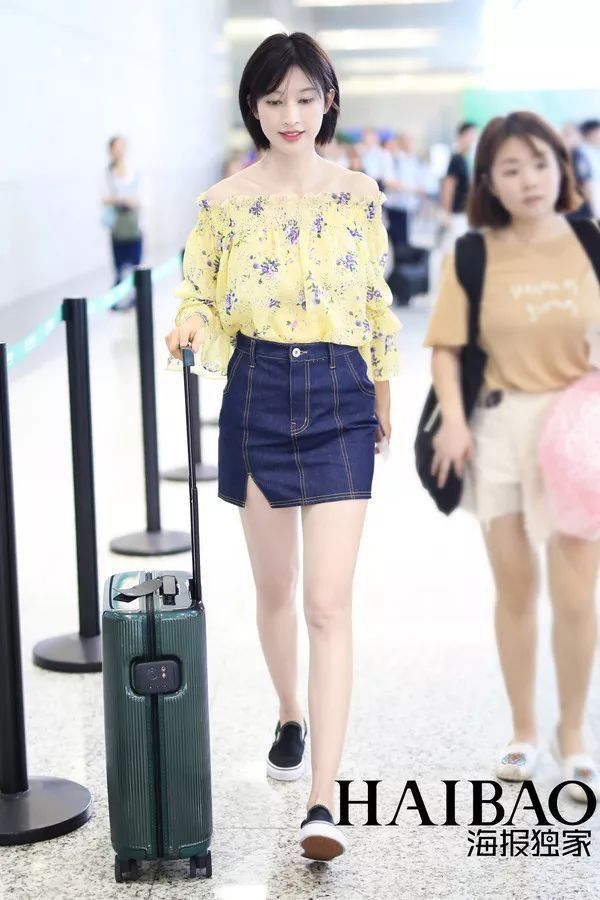 秘籍| 明星都在炫腹秀美腿，但怎么露才更高级?【海报街拍】