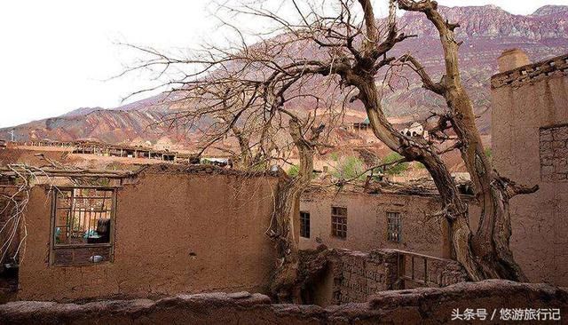 火焰山下的原生态村庄,被称作“中国第一土庄”,像是废弃鬼村