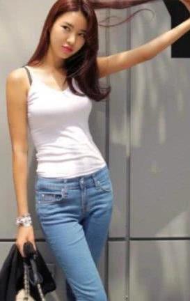 十分大气有范的牛仔裤美女，特别图6小姐姐，特干净！