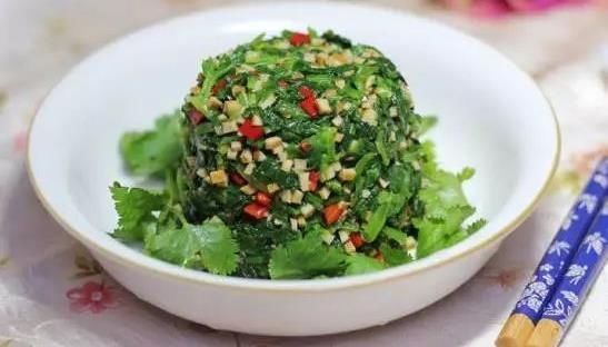  「虾仁」美食精选：蒜泥芹菜叶，马蹄莲藕炒虾仁，西红柿鸡蛋汤，番茄蹄花煲