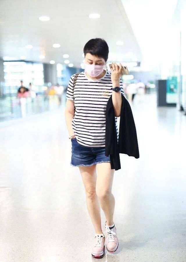 当55岁张凯丽撞上63岁赵雅芝，才发现女人的美真的与年龄无关！