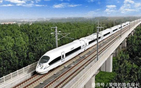  「中国」高铁前方出现大石头怎么办？看完不由赞叹中国高铁技术