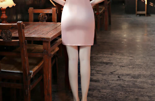 哇塞!现在的女人真会穿,改良旗袍穿得有滋有味,简直迷死人