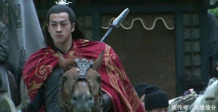  [下马]张飞一矛将许褚刺下马，勉强活下来的许褚，后来还敢狂妄吗