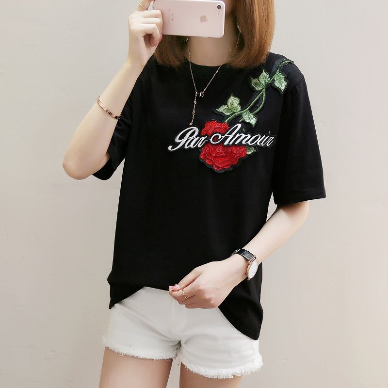 女人30岁好身材别藏着，多穿这修身T恤，尽显身材丰满超性感