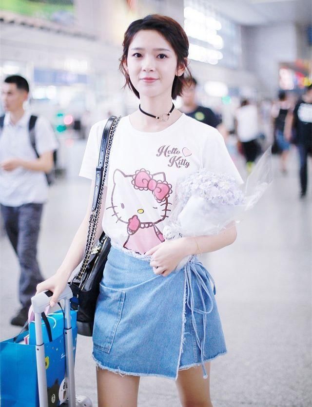 长T恤穿不好，172陈瑶都变小矮人，网友:御姐的身高萝莉的脸!