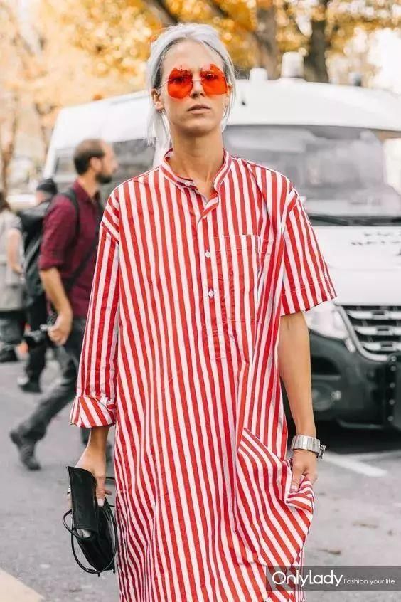 我最喜欢你什么样子?穿连衣裙的样子!