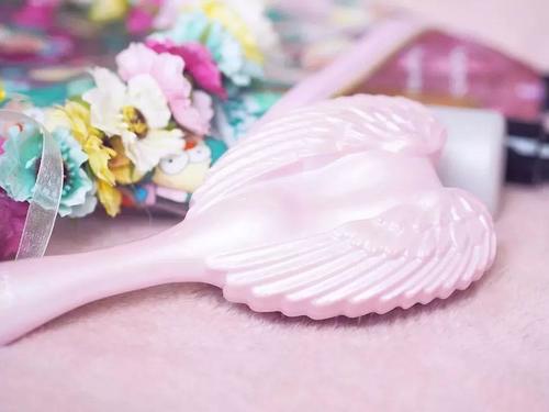 美发梳界的颜值担当，凯特王妃最爱的御用梳是这样！