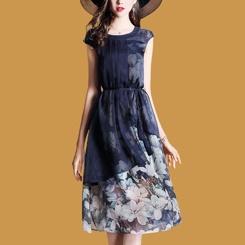 难怪妈妈越来越贵妇味，原来是穿了这样的a字裙，简直美呆了