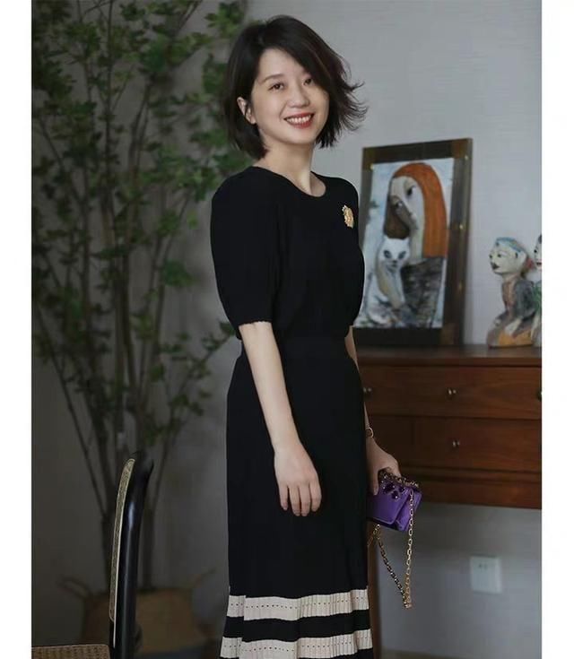  「显得」穿搭适宜：整套搭配会显得特别的优雅温柔