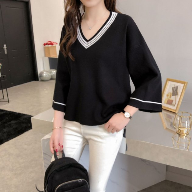 太美了!难怪妈妈不穿旗袍了!穿针织衫+黑裤子，年轻貌美特吸睛