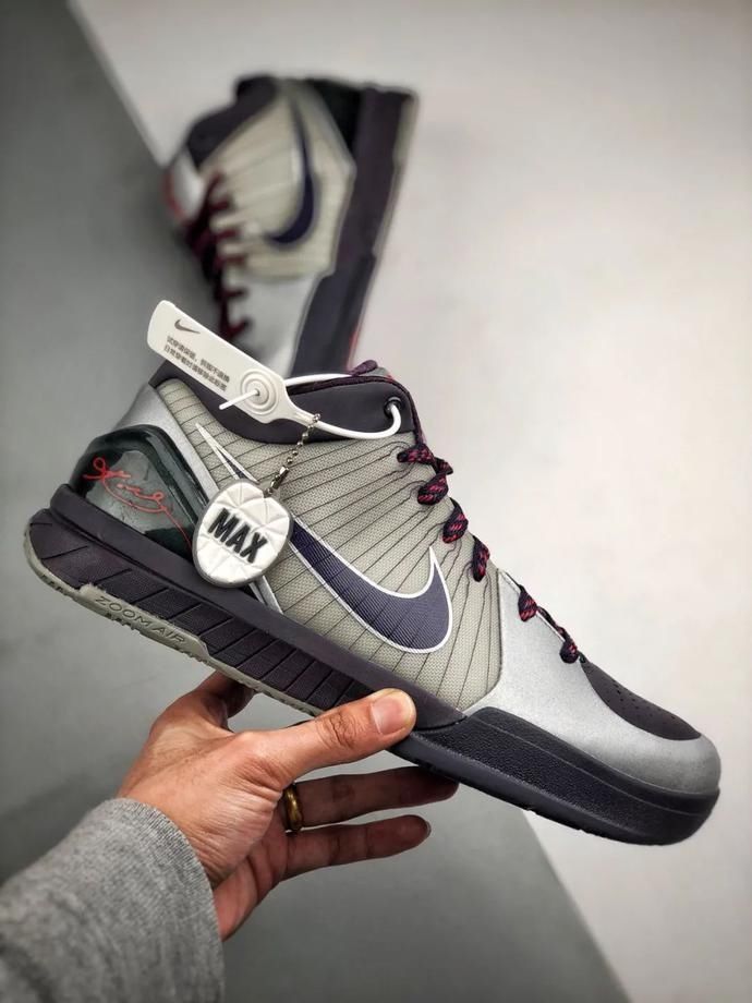  『战靴』科比战靴复刻回归，缅怀一代人心中的传奇！耐克Kobe4代小丑开箱测评