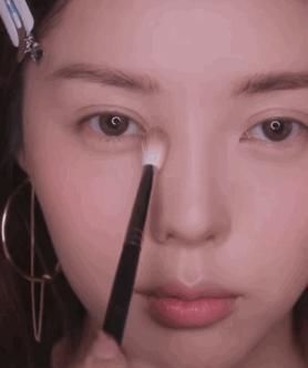  「UFO」美妆护肤UFO丨连pony高手都不得不爱的“勃艮第妆”打开新微熏方式！