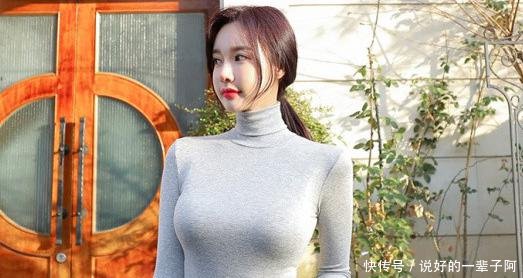 街拍：红粉青蛾闭月羞花的小姐姐，身材凸出穿不穿都吸睛！