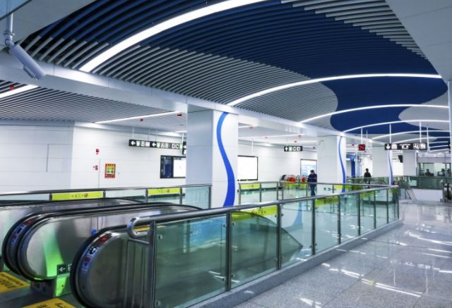  [地铁]中国最晚开通地铁的省会城市，乘客稀少，经常空车而行