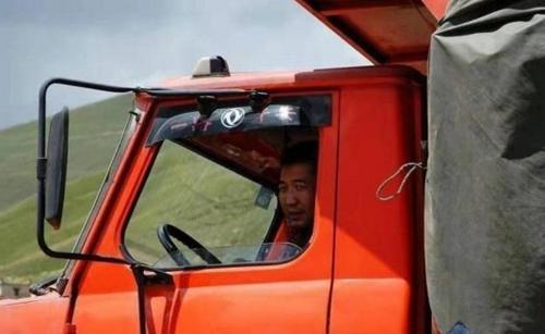 川藏线上的老司机，为何都会向窗外丢一根烟，看完之后令人叹息