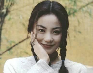 25年前的王菲冷酷与娇艳并存，宋丹丹欧美范十足而张柏芝是真好看