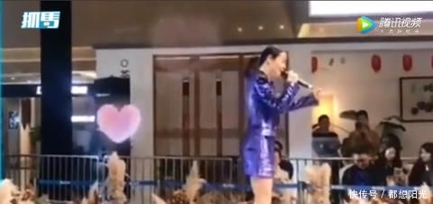 【性感】37岁超女冠军安又琪性感走穴模样大变,网友:没有李宇春的命