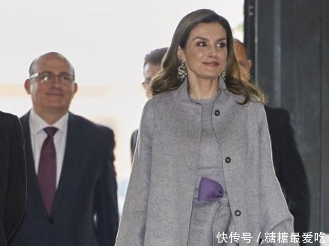  『懂得』优雅女人懂得穿裙子不能过短，看西班牙王妃就知道，40岁该这样穿