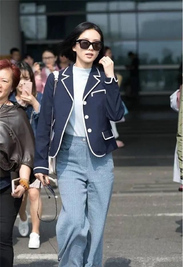 \＂i0\＂: \＂做一次激光美白一般要多少钱一次\＂今夏最适合女生的潮流百搭T恤,穿上特有范儿!