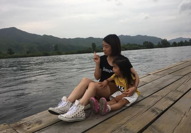 一家三口自驾北方05天：边陲小城集安，在鸭绿江边看两个不同世界