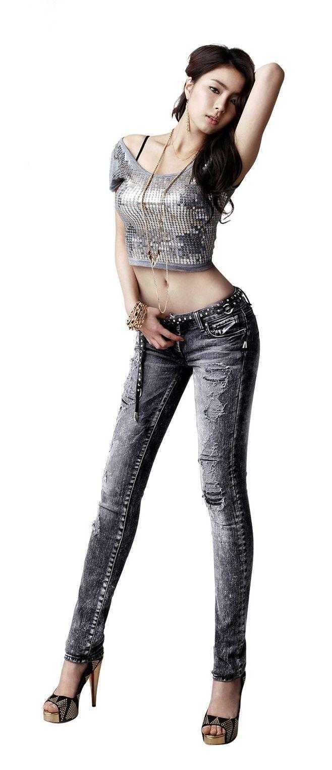 紧身裤独有特别的味道，出街回头率翻倍，性感撩人女神范