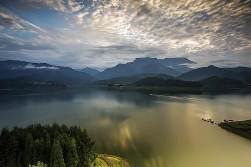 四川一景区时隔六年之久重出江湖,网友:九寨沟可算是遇到对手了