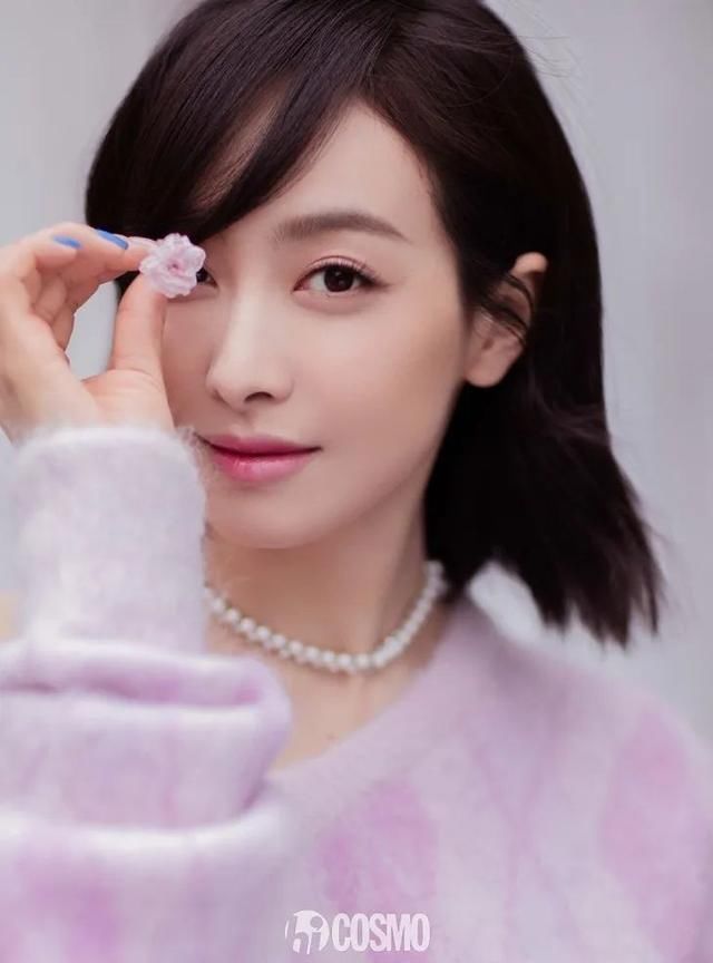  时髦■时髦办｜Jennie的珍珠项链那么多，还硬要和妈妈抢着戴这一条？