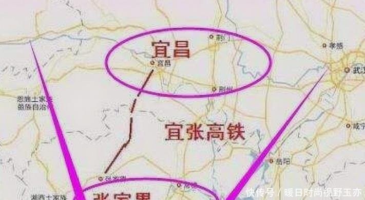 湖南正在修建一条高铁, 全长大约261公里, 预计2022年通车运营