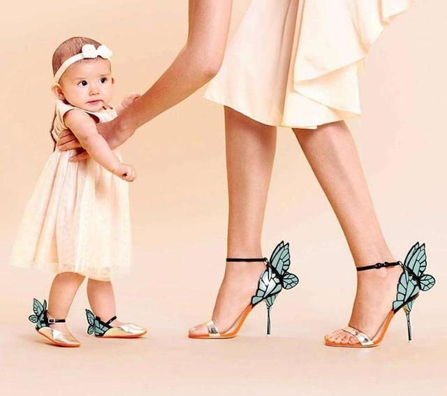 还没见过这双带蝴蝶翅膀的高跟鞋？国外已经非常火爆，还圈粉维密