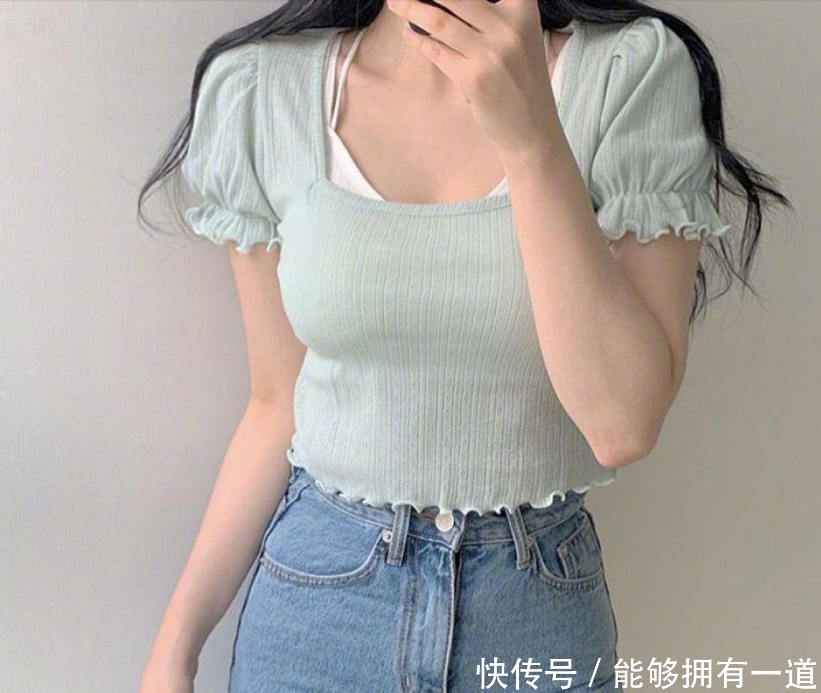  #碎花#甜美复古系少女穿搭，碎花上衣真的是太好看啦，不愧是今年最流行单品
