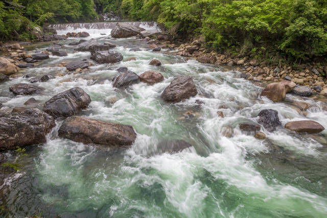 高度与黄山齐名，以它命名的景区共有108峰，更是为避暑而生