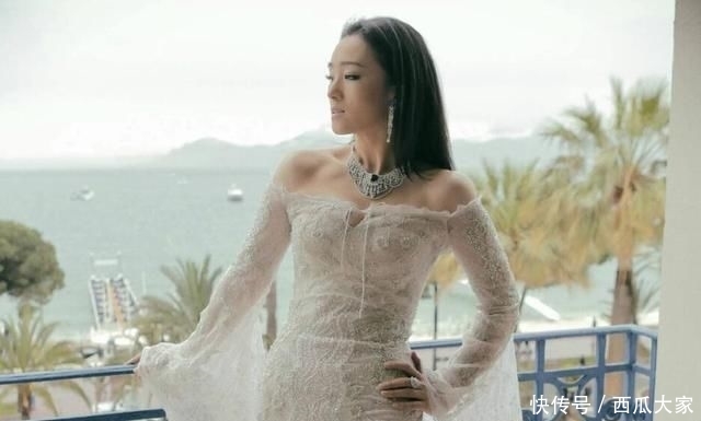  『女人』拥有贵妇感的女人通常很少戴黄金，这三样首饰才更显大气优雅