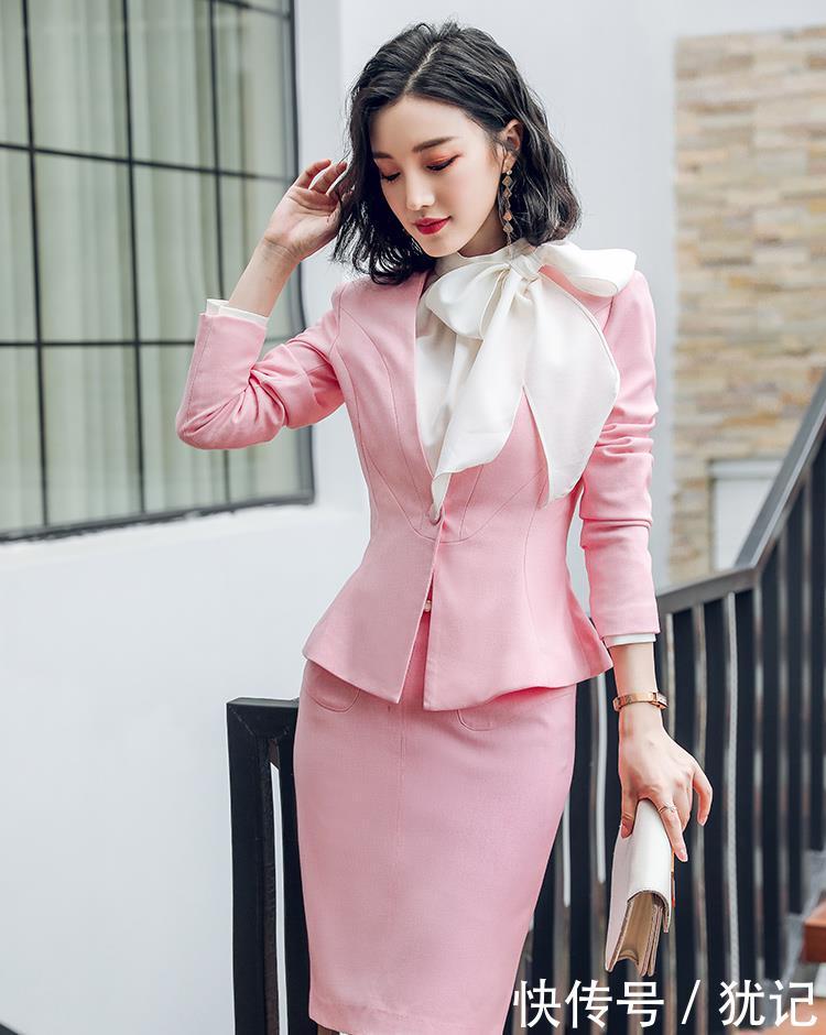  【艾尚臣职业】街拍，才发现人都穿这衬衫，迷人又洋气，妥妥少女感又不失女人味